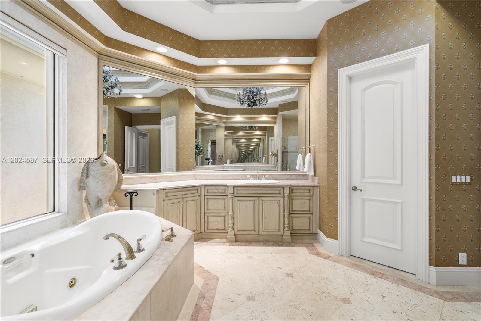832 Harbour Isle Place