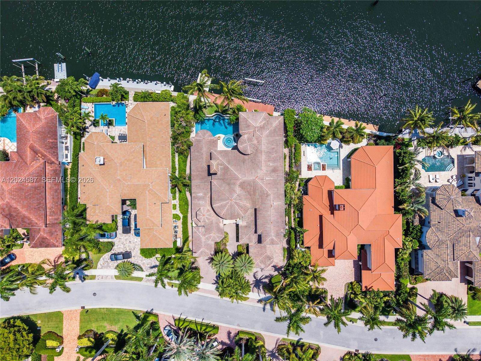 832 Harbour Isle Place