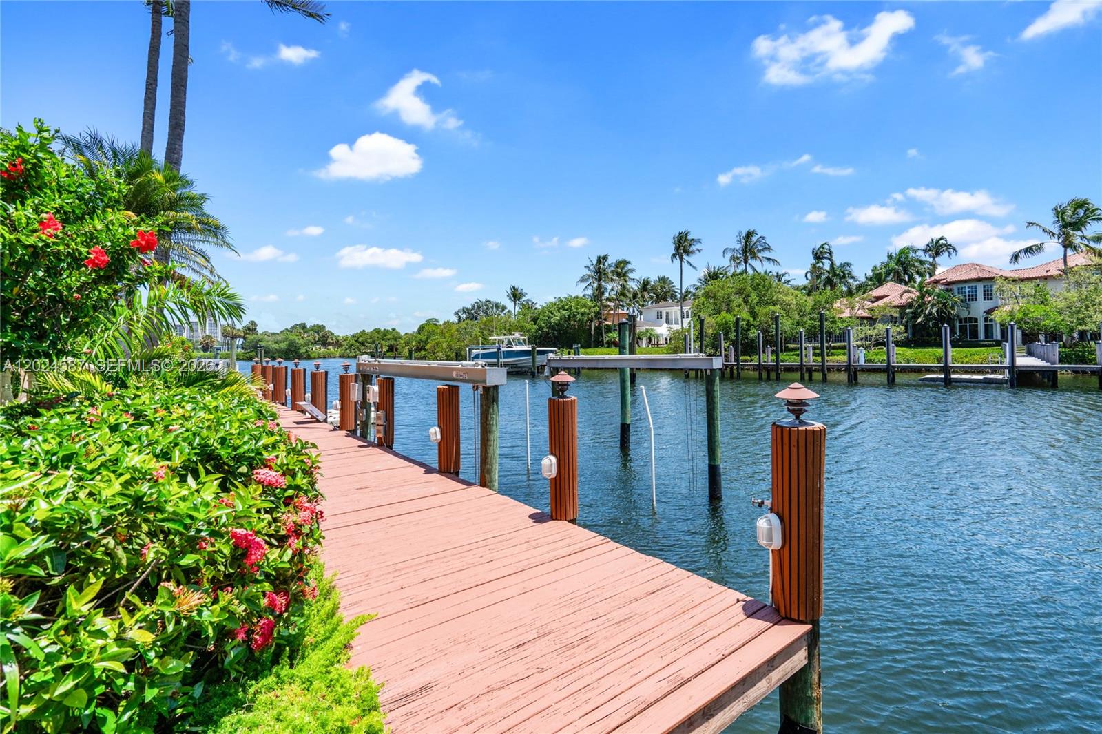 832 Harbour Isle Place