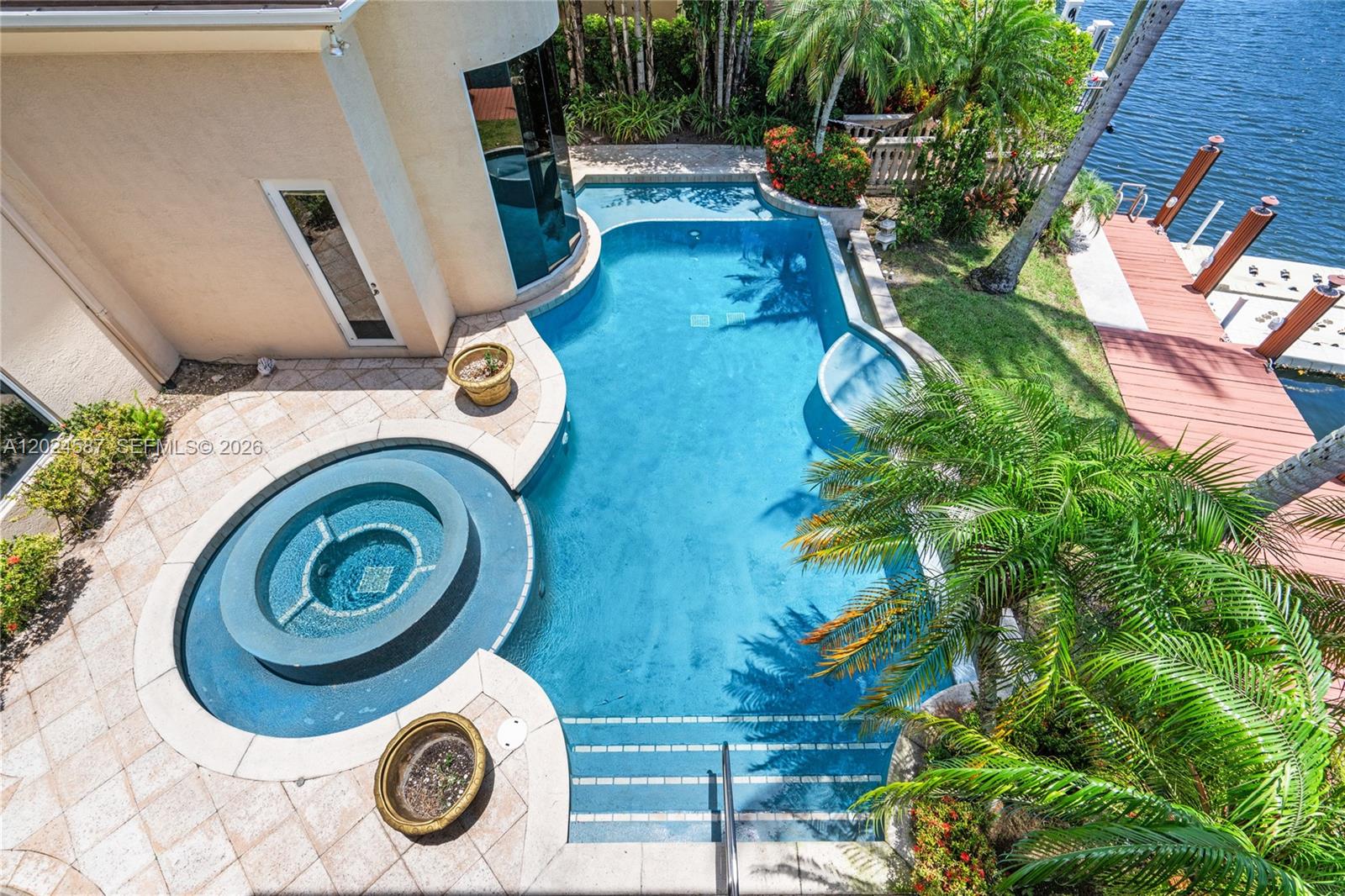 832 Harbour Isle Place