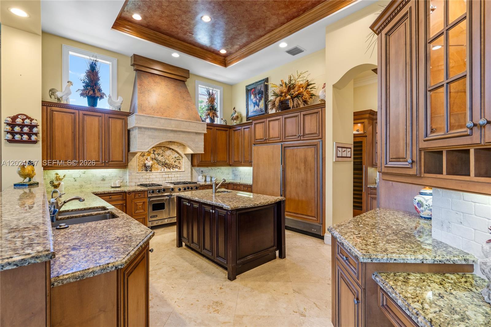 832 Harbour Isle Place