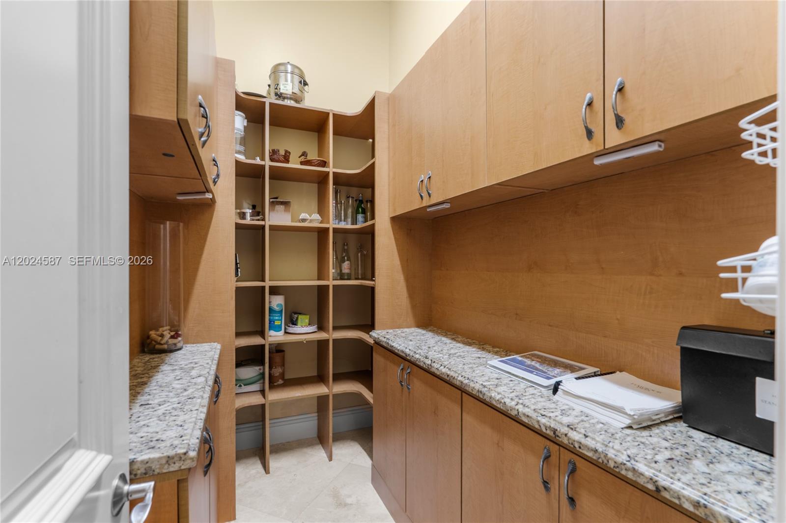 832 Harbour Isle Place