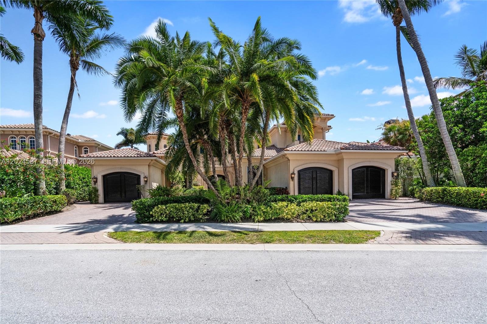 832 Harbour Isle Place