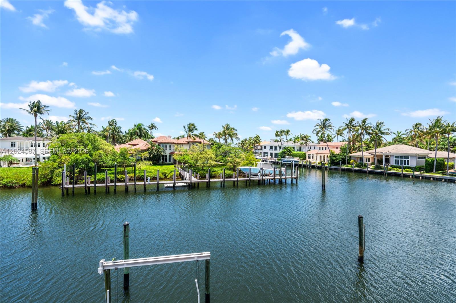 832 Harbour Isle Place