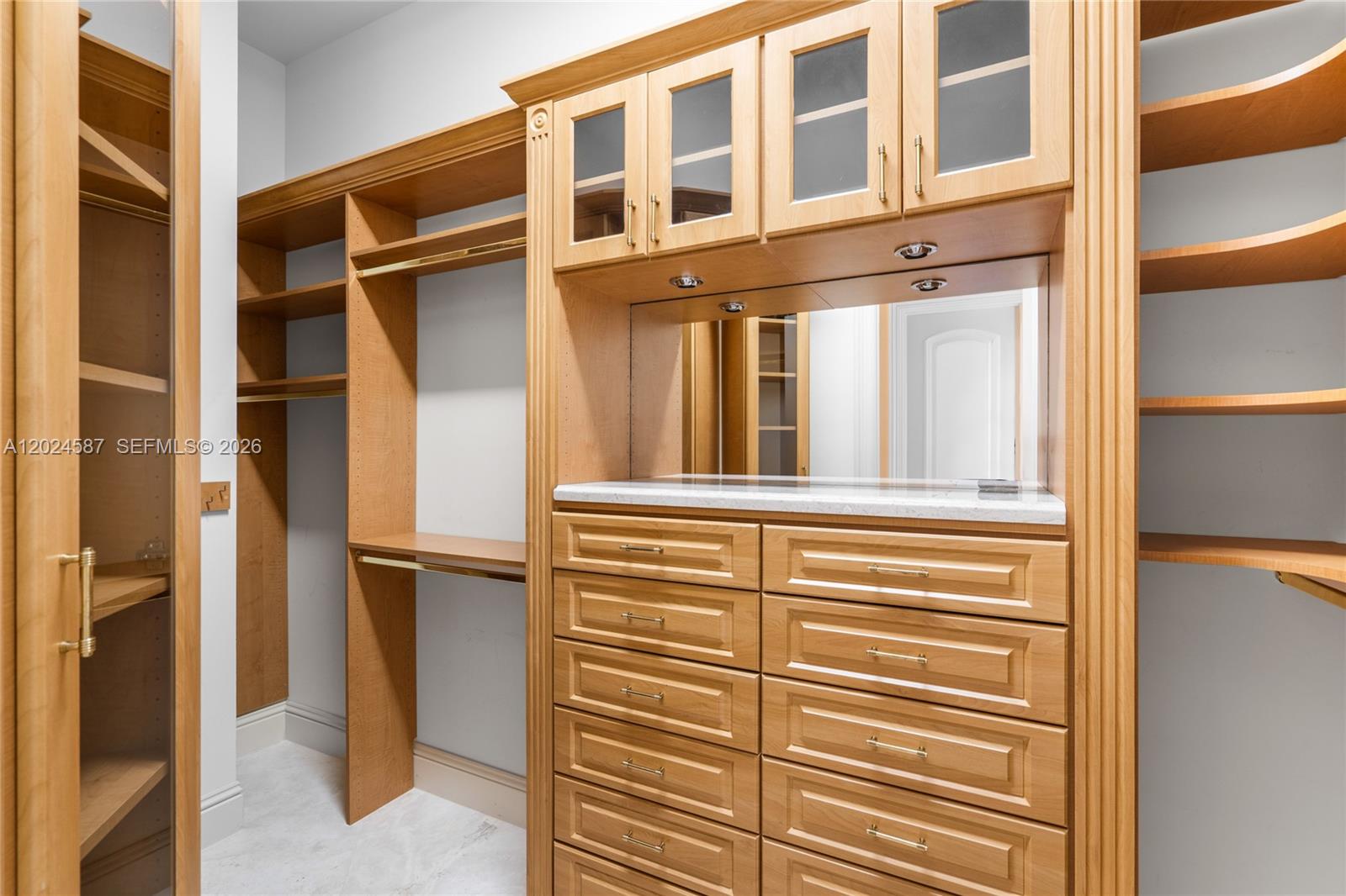 832 Harbour Isle Place