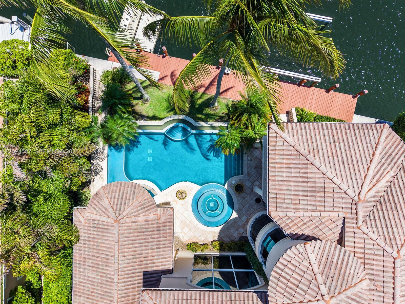 832 Harbour Isle Place