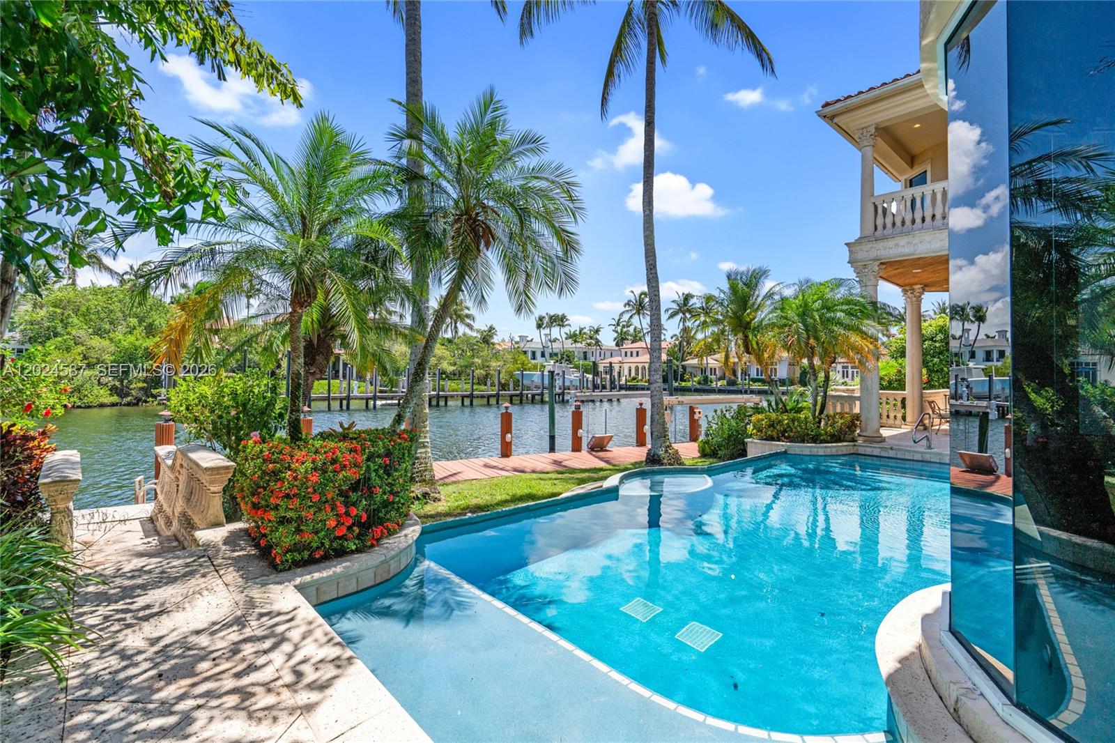 832 Harbour Isle Place