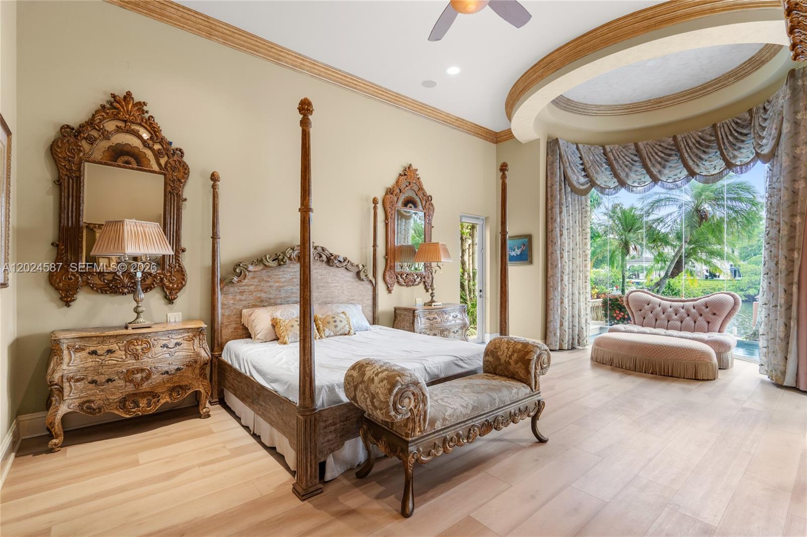 832 Harbour Isle Place
