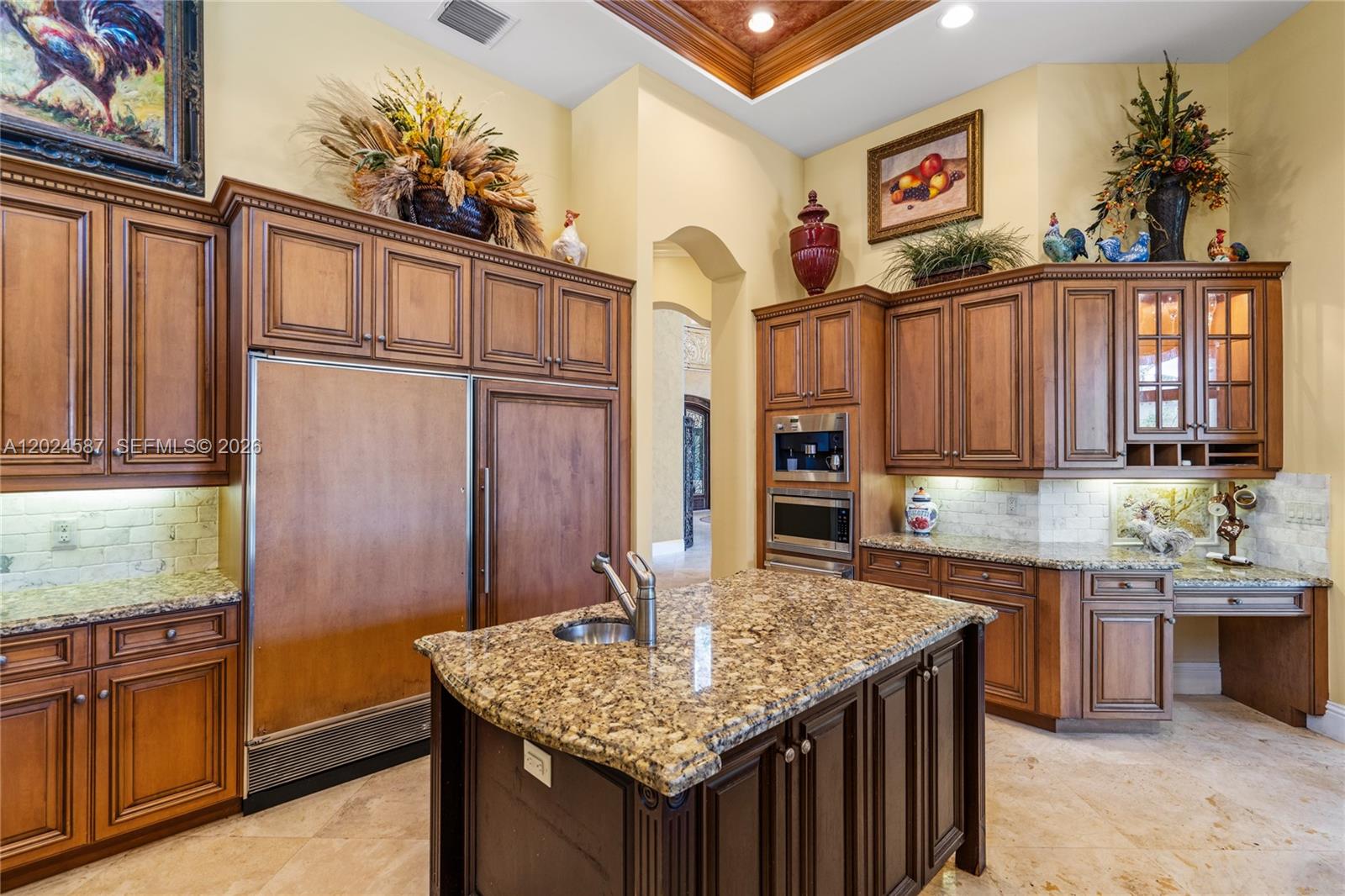 832 Harbour Isle Place
