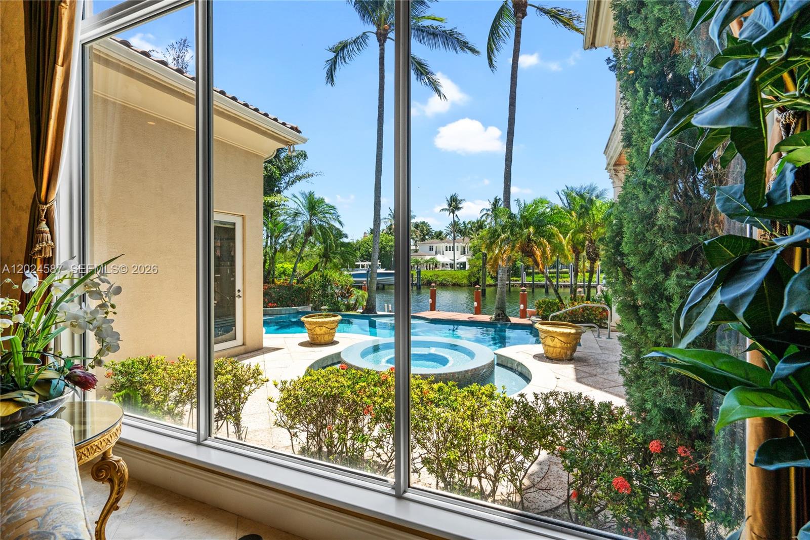 832 Harbour Isle Place