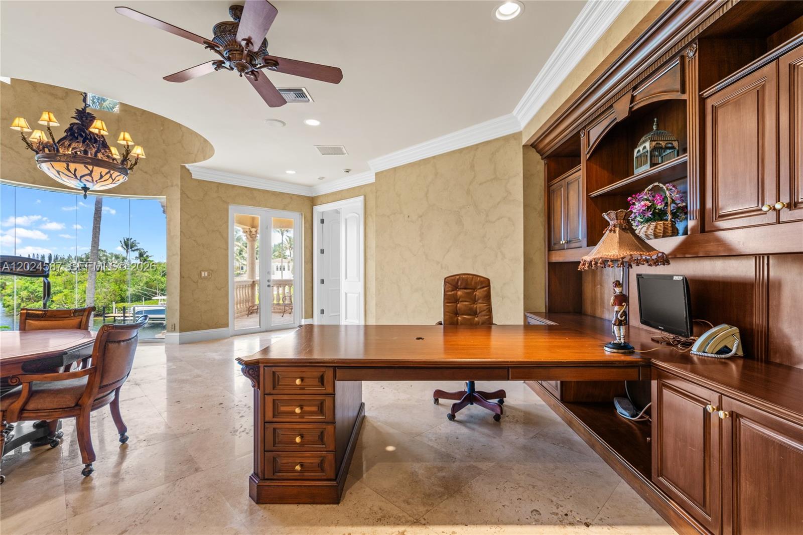 832 Harbour Isle Place