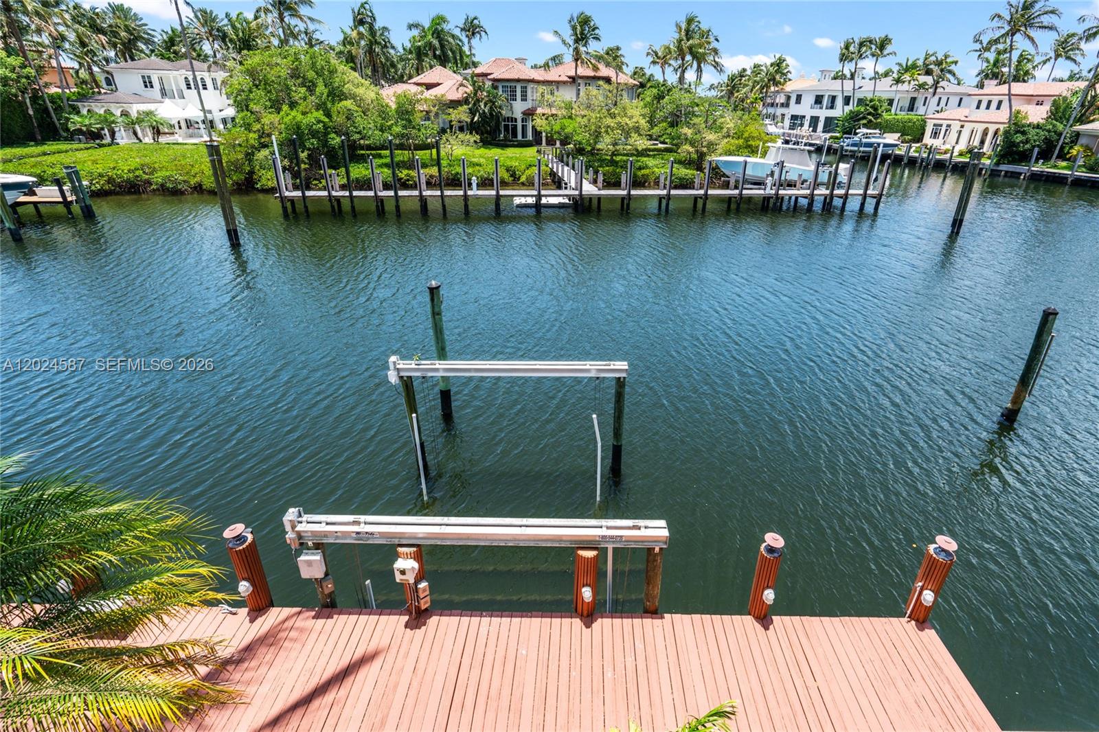 832 Harbour Isle Place