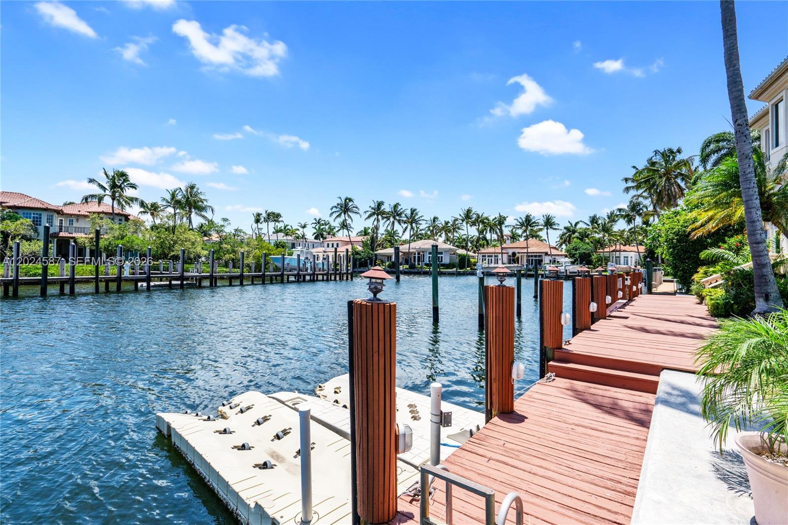 832 Harbour Isle Place