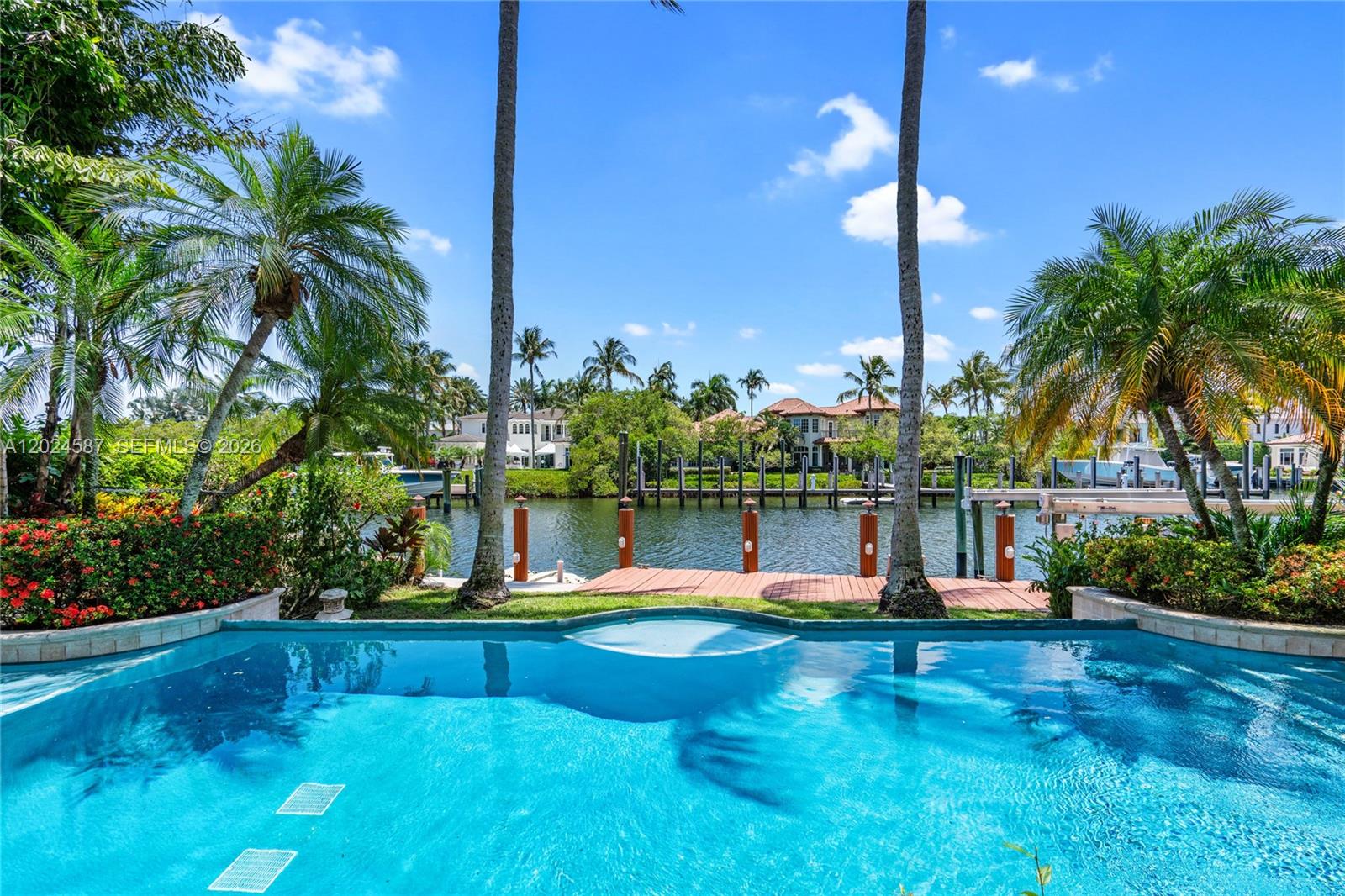 832 Harbour Isle Place