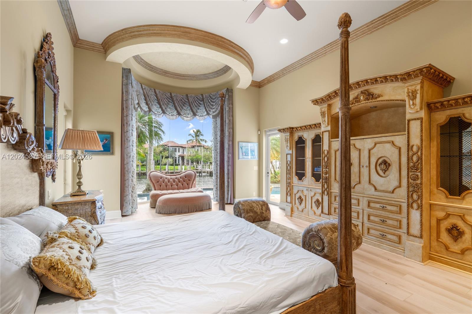 832 Harbour Isle Place