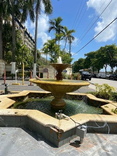 4550 NW 9th St # 203E