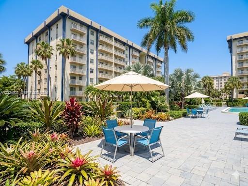 4550 NW 9th St # 203E