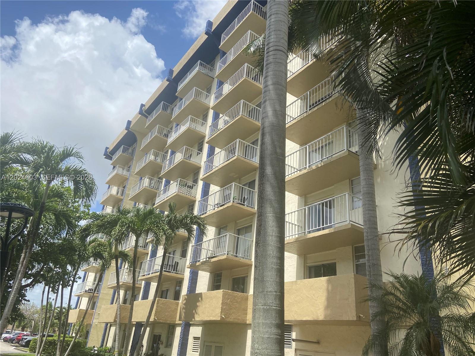 4550 NW 9th St # 203E