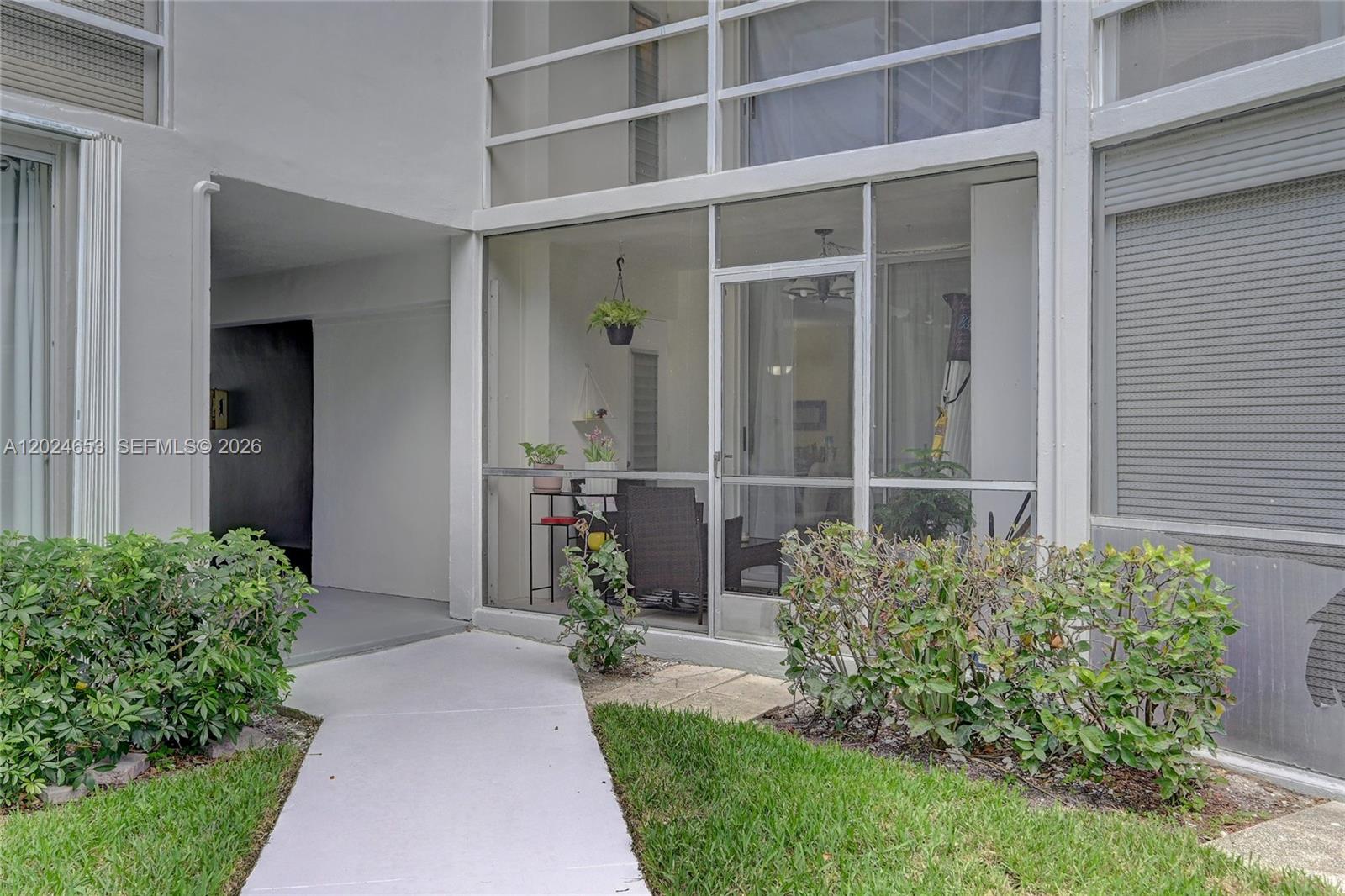 1040 SE 4th Ave # 128