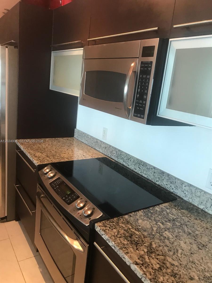 950 Brickell Bay Dr # 2000