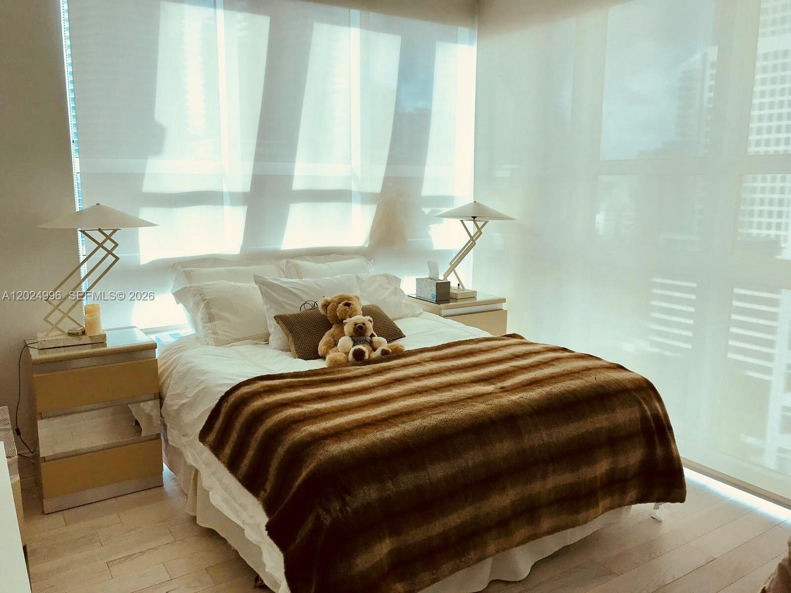 950 Brickell Bay Dr # 2000