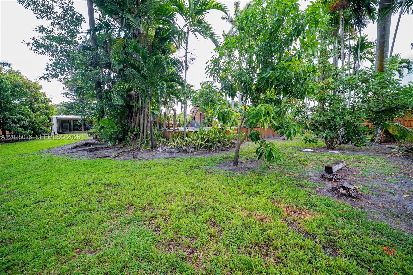 548 East Dr