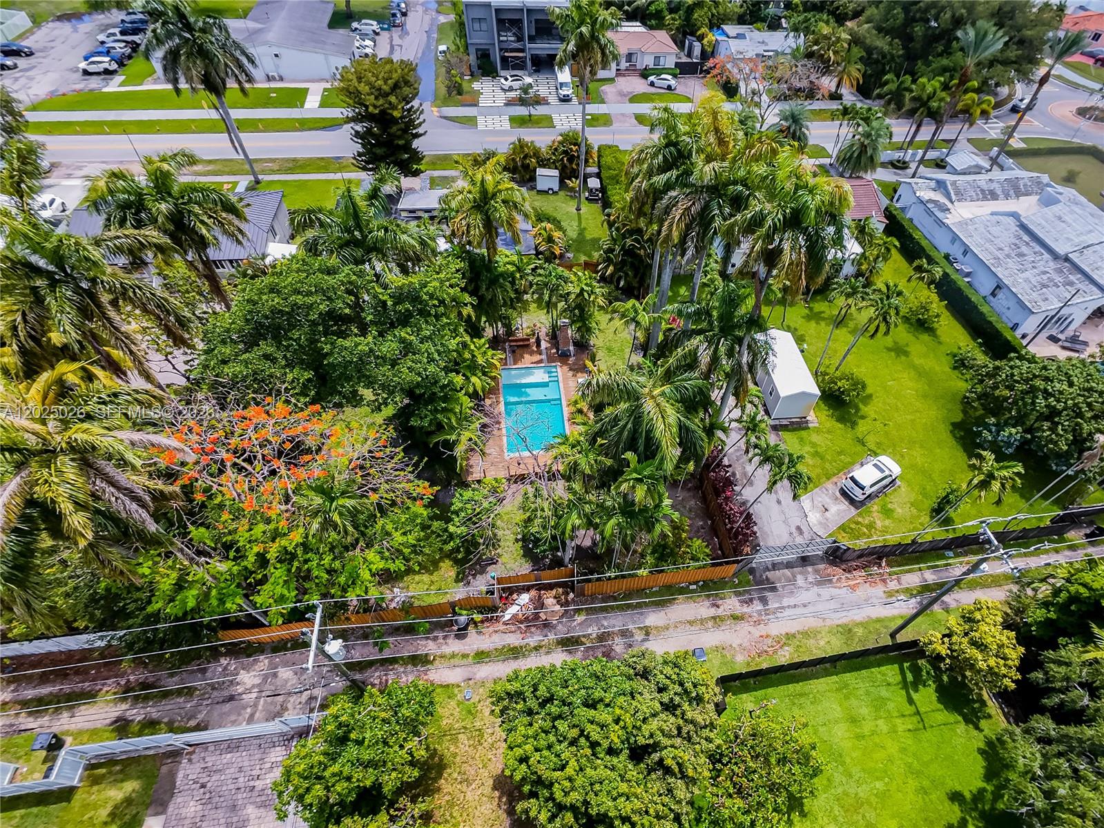 548 East Dr