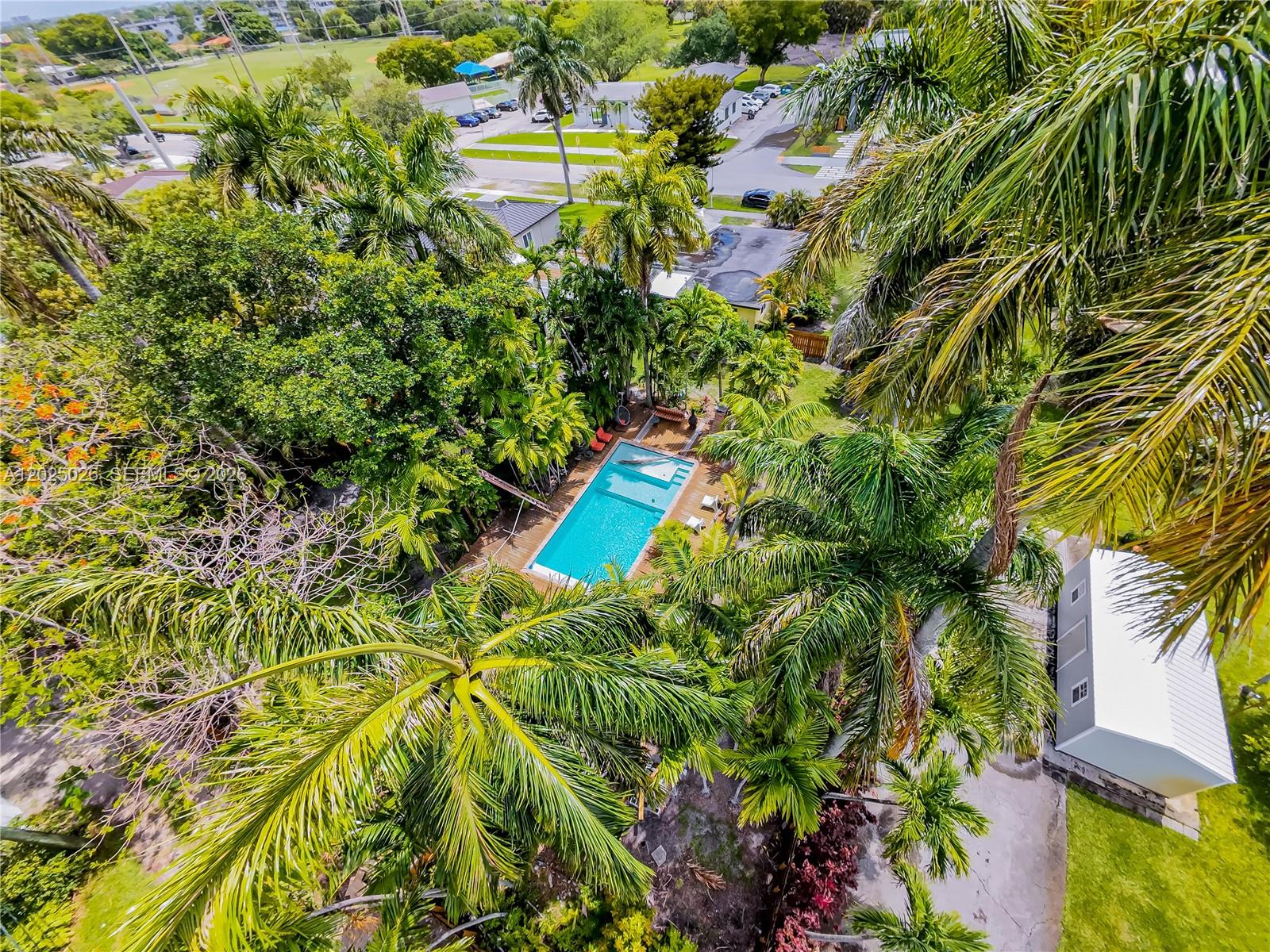548 East Dr