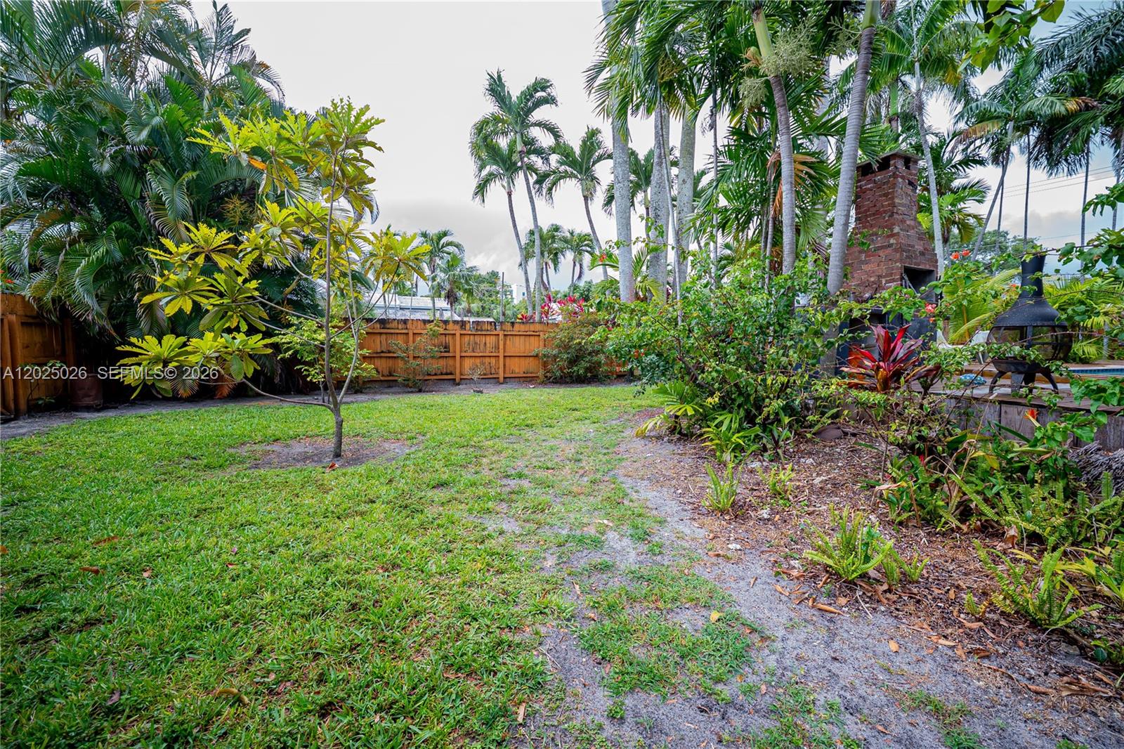 548 East Dr