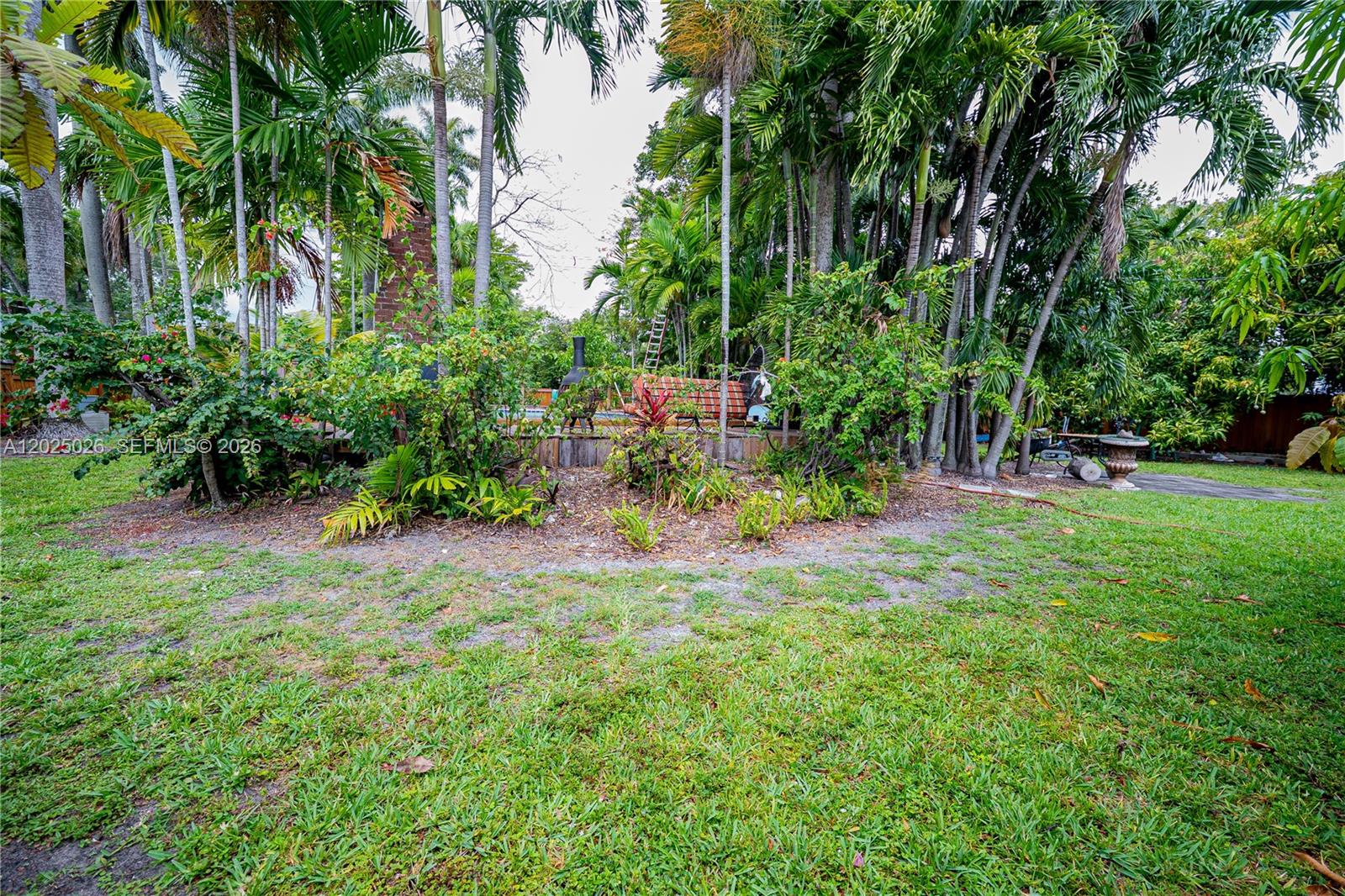548 East Dr