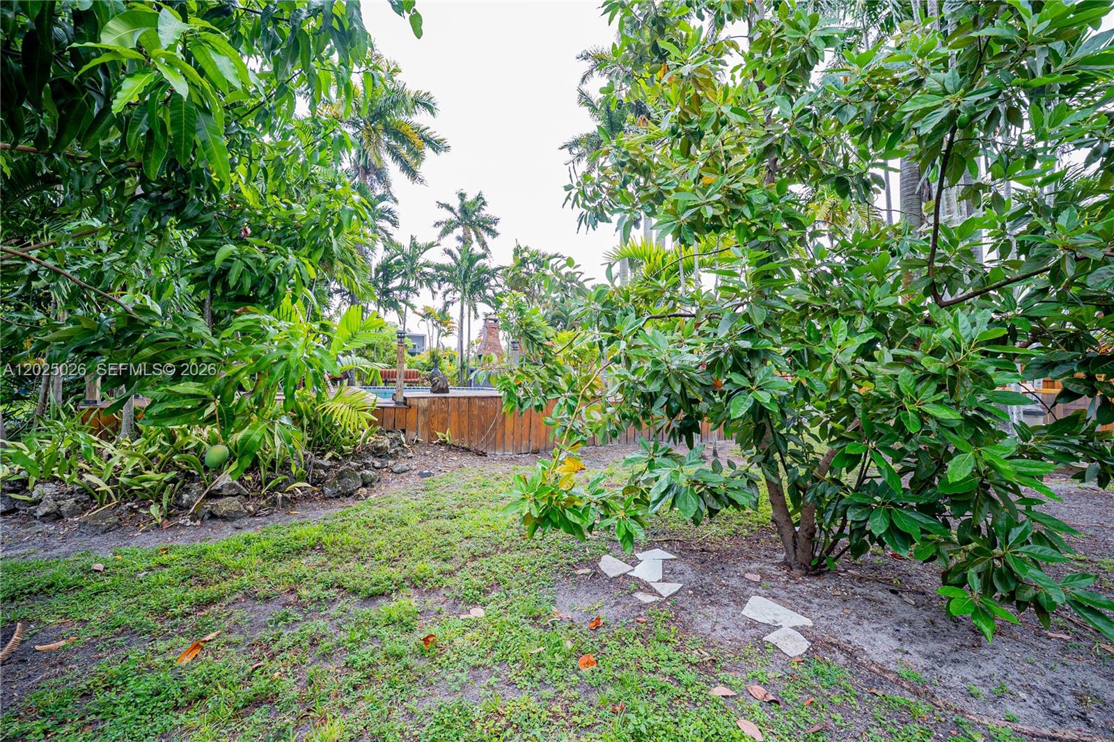 548 East Dr