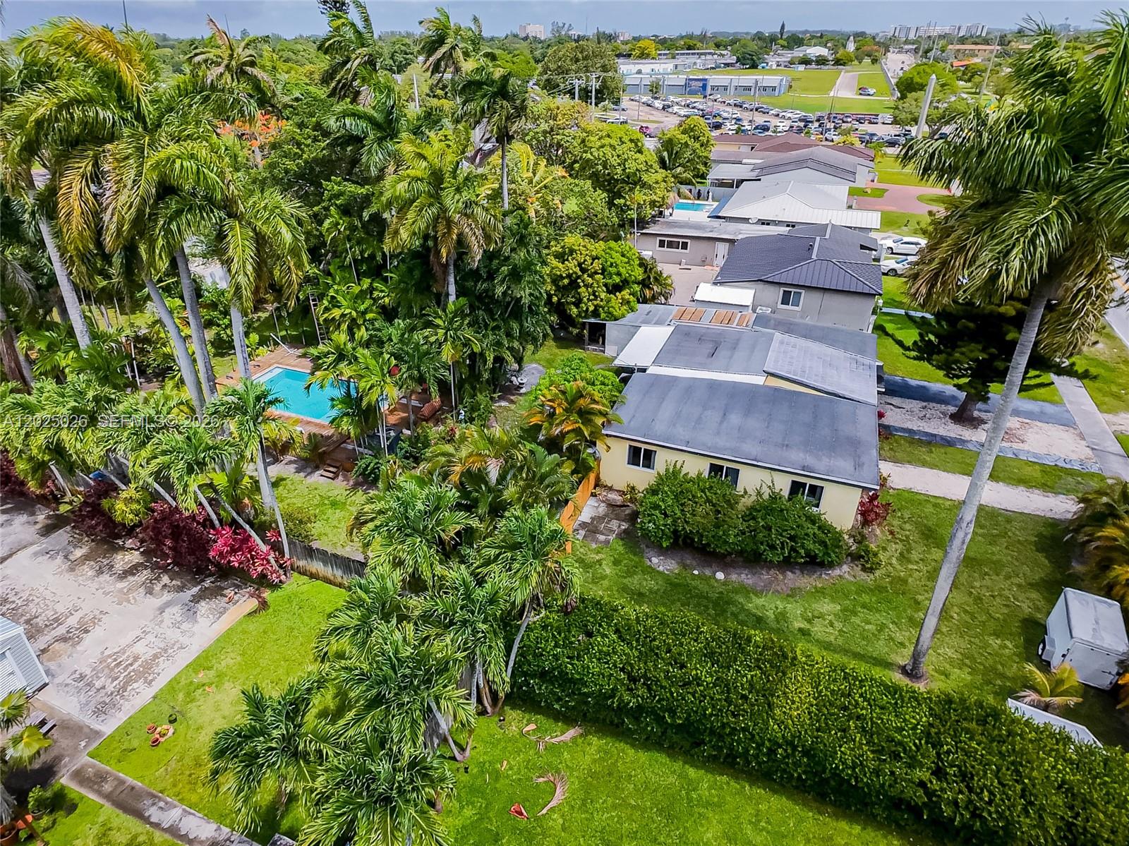 548 East Dr