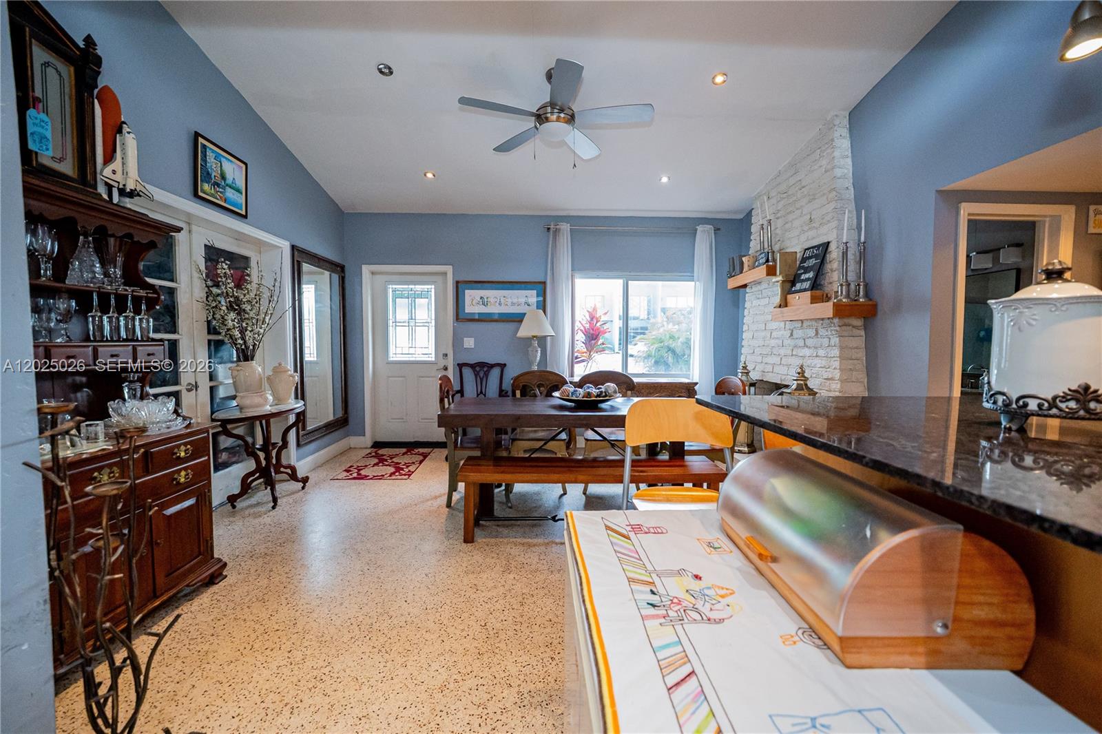 548 East Dr