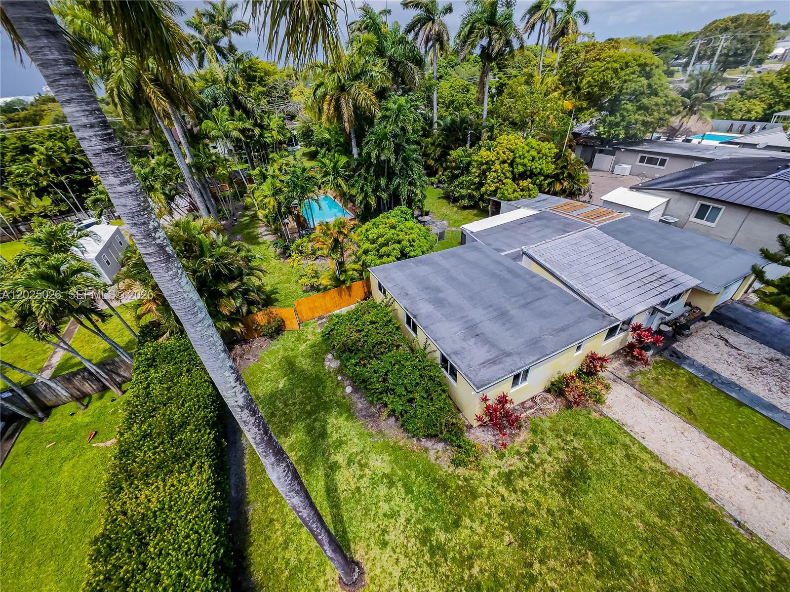 548 East Dr