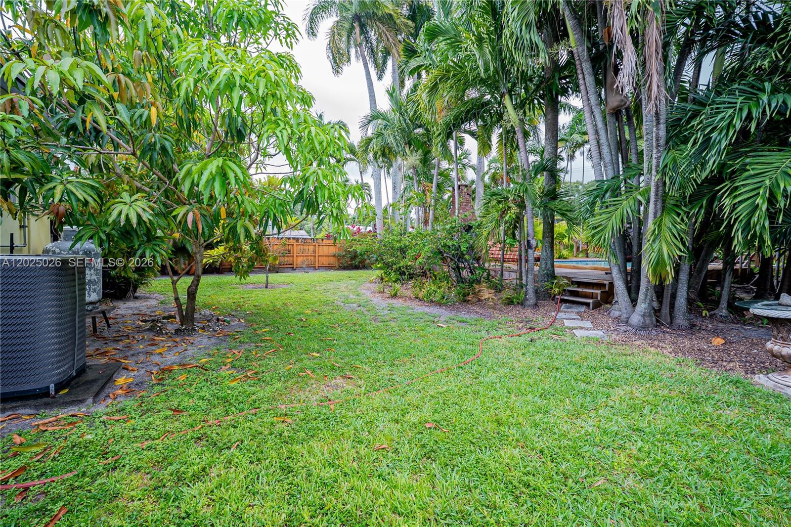 548 East Dr