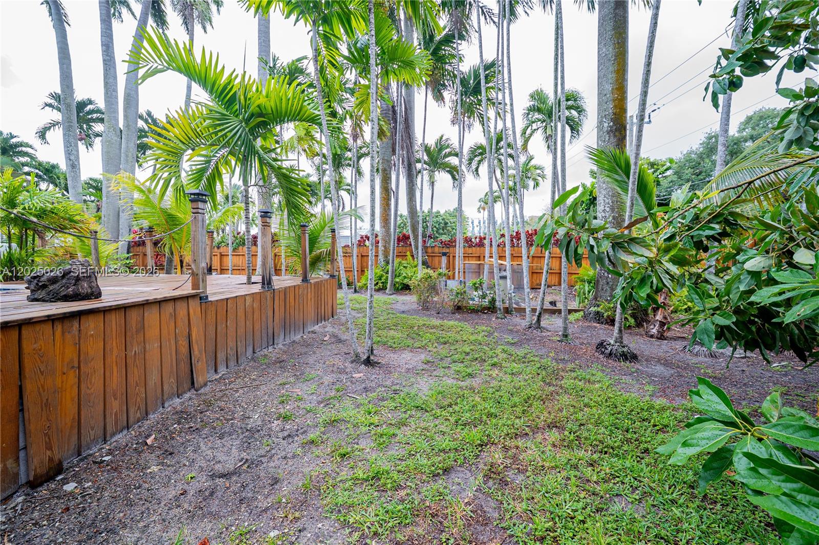 548 East Dr