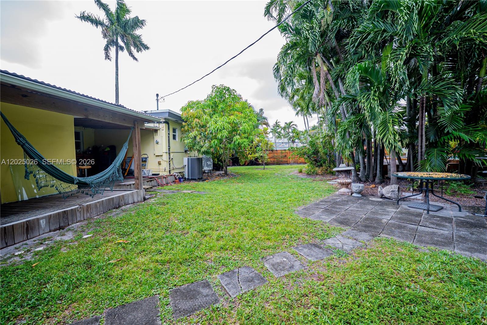 548 East Dr