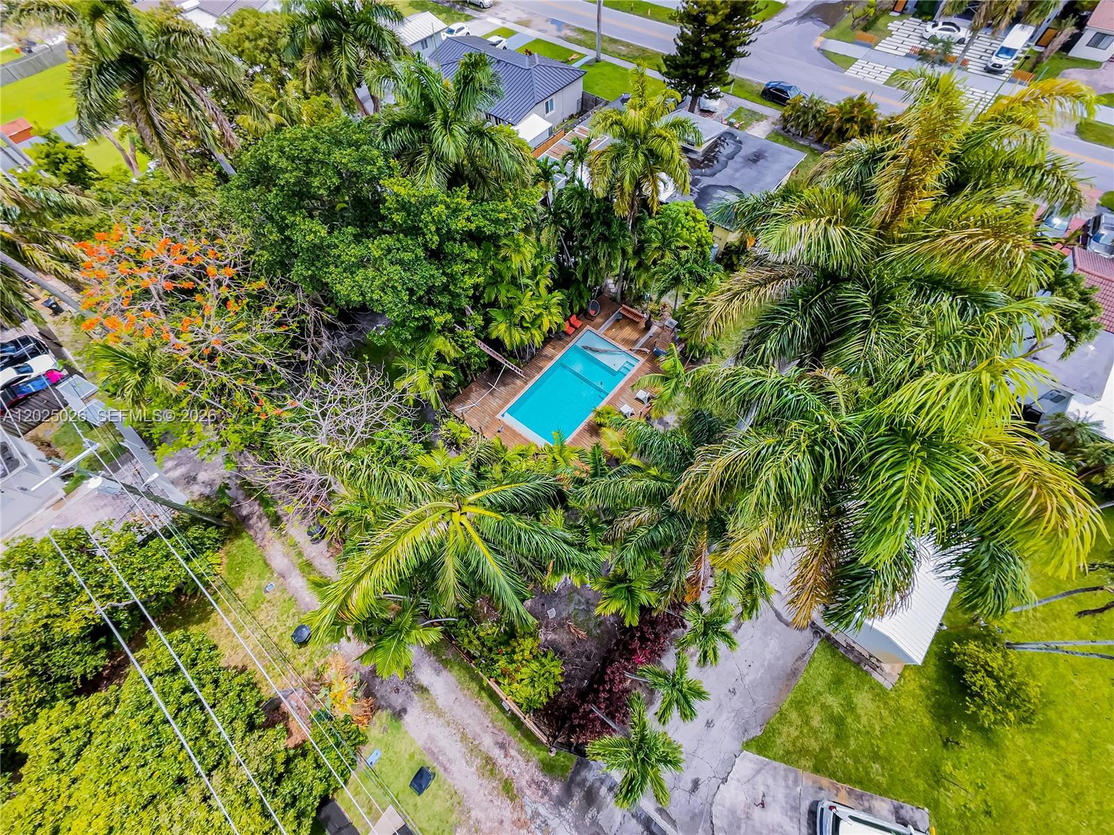 548 East Dr