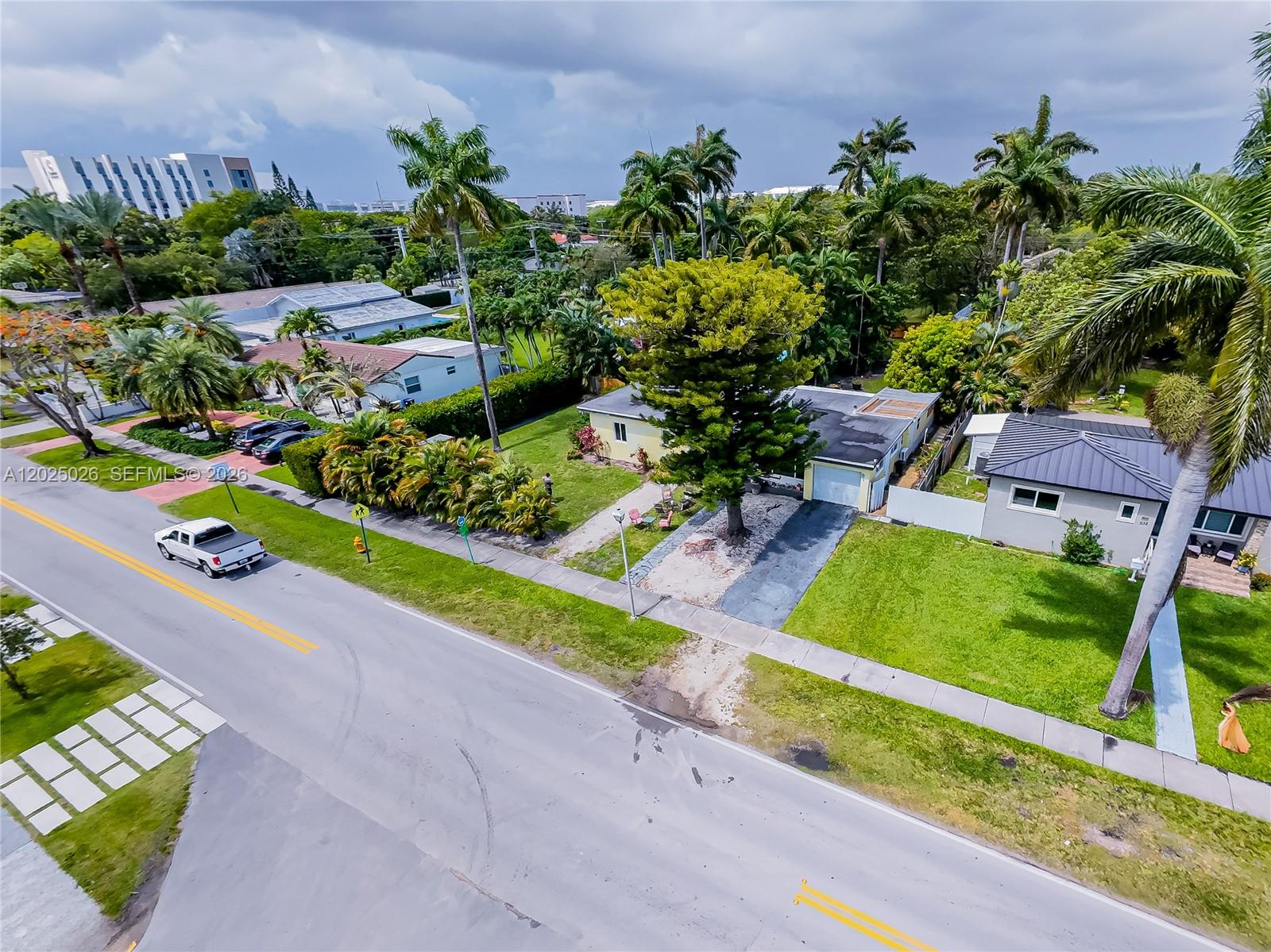 548 East Dr
