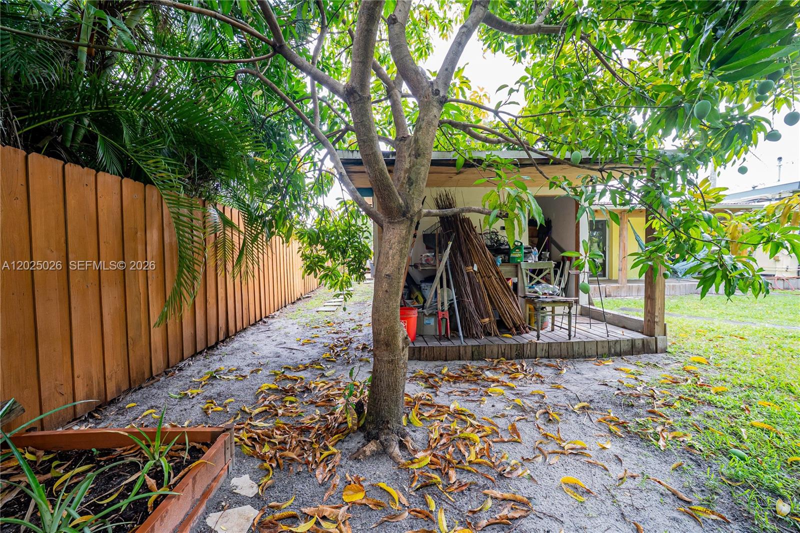 548 East Dr