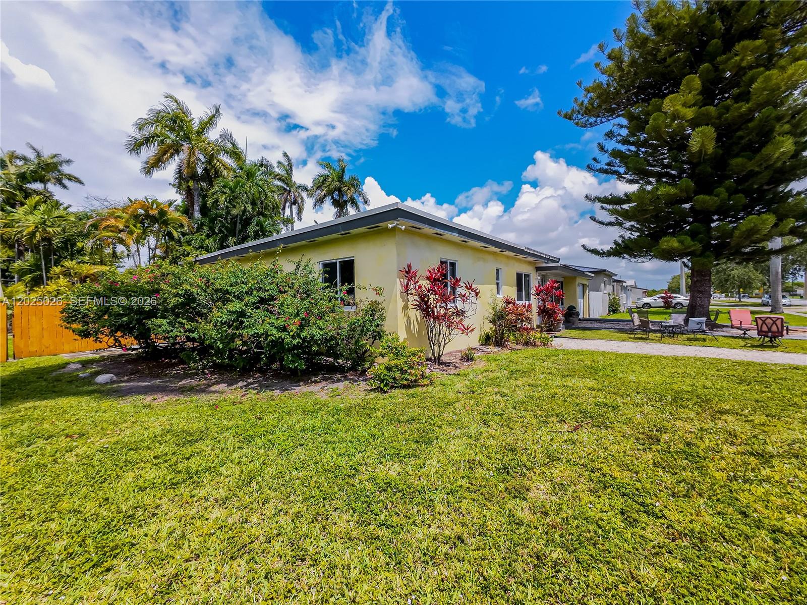 548 East Dr