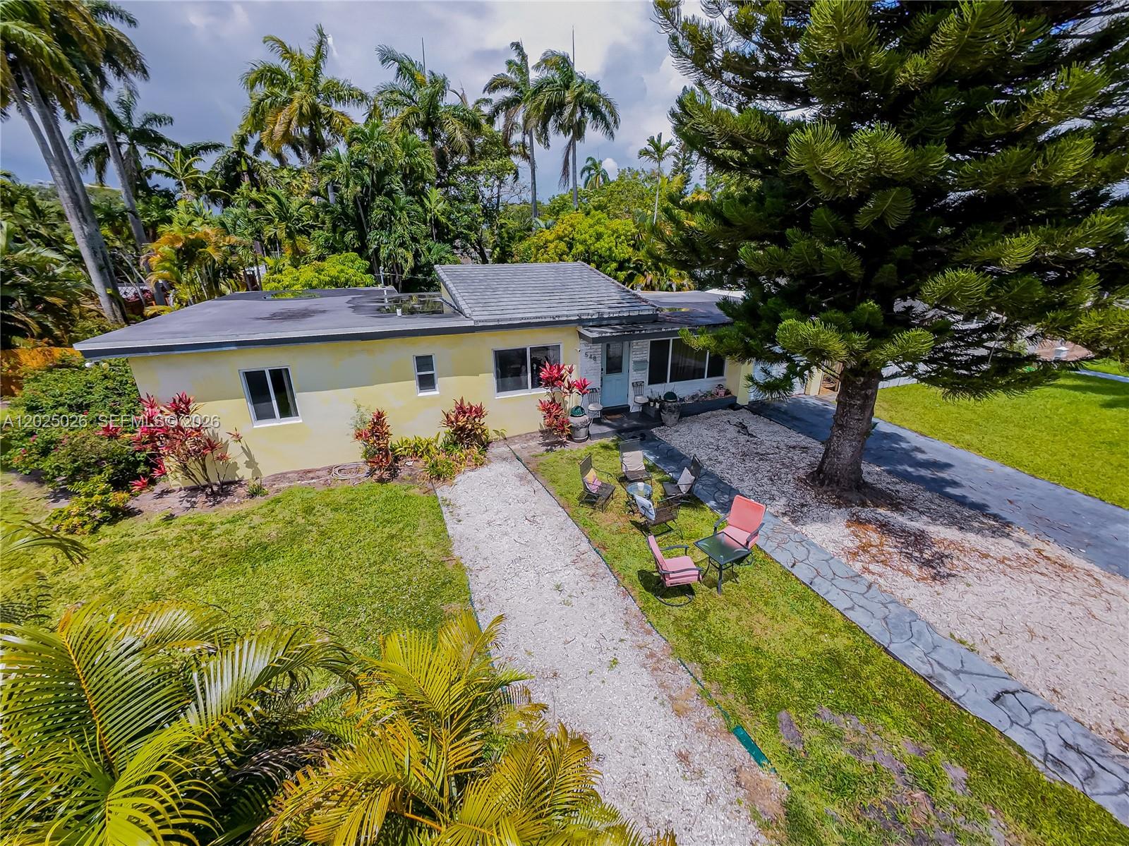 548 East Dr