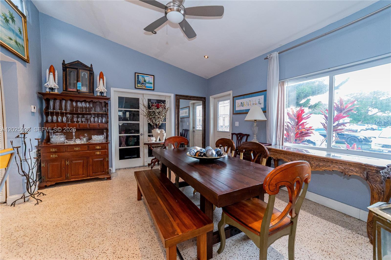 548 East Dr