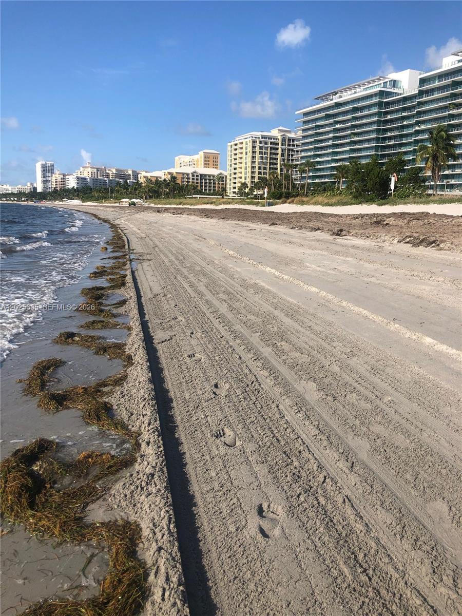 350 OCEAN DR # 304N