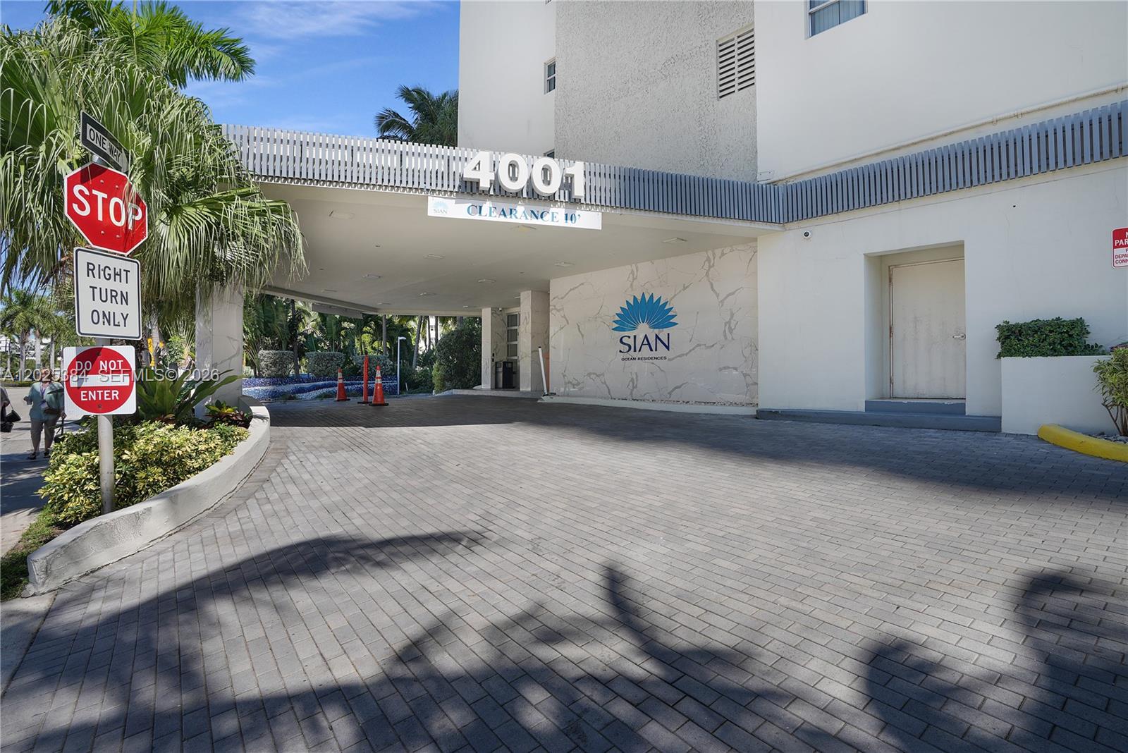 4001 S Ocean Dr # 3P