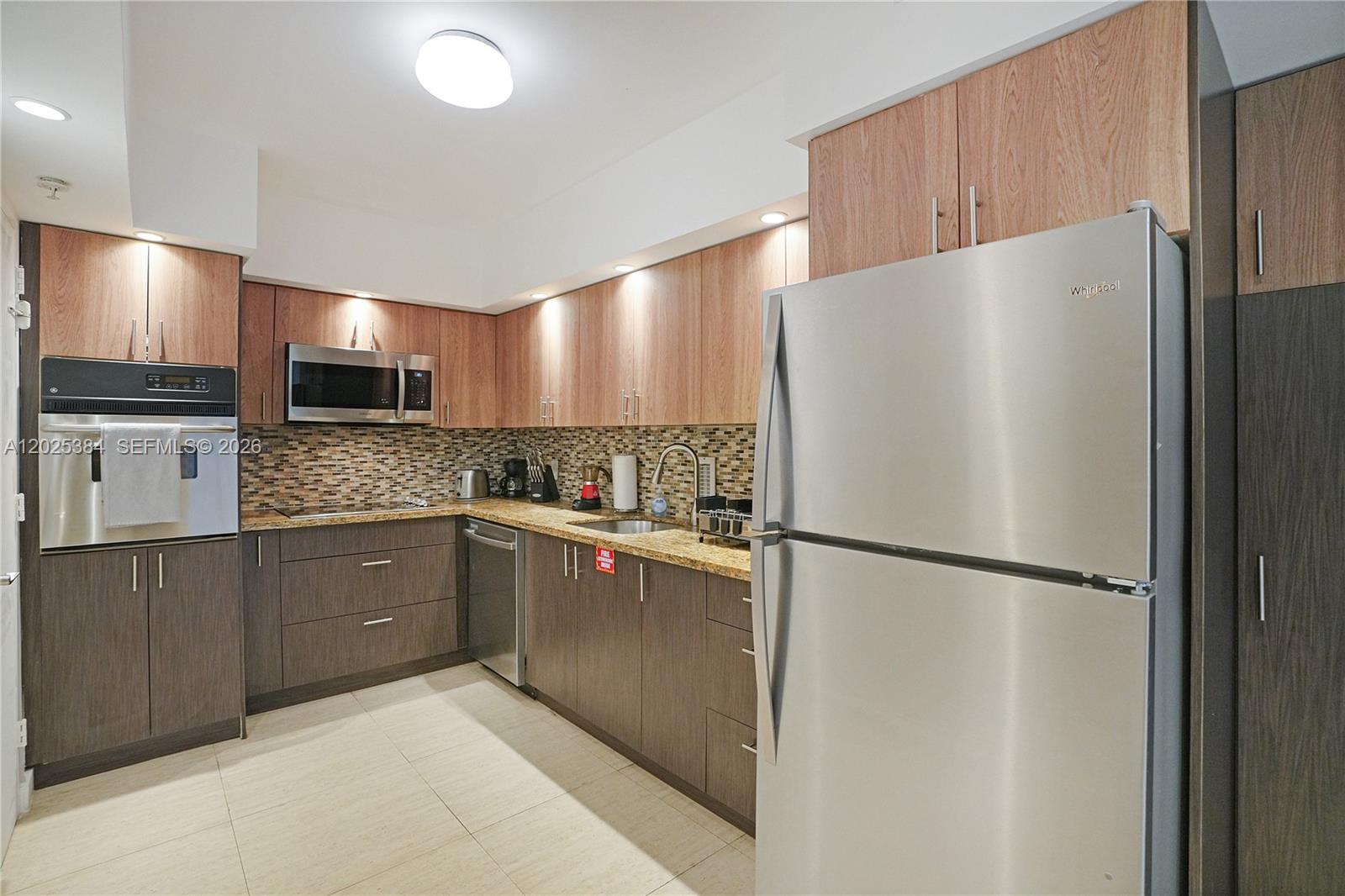 4001 S Ocean Dr # 3P