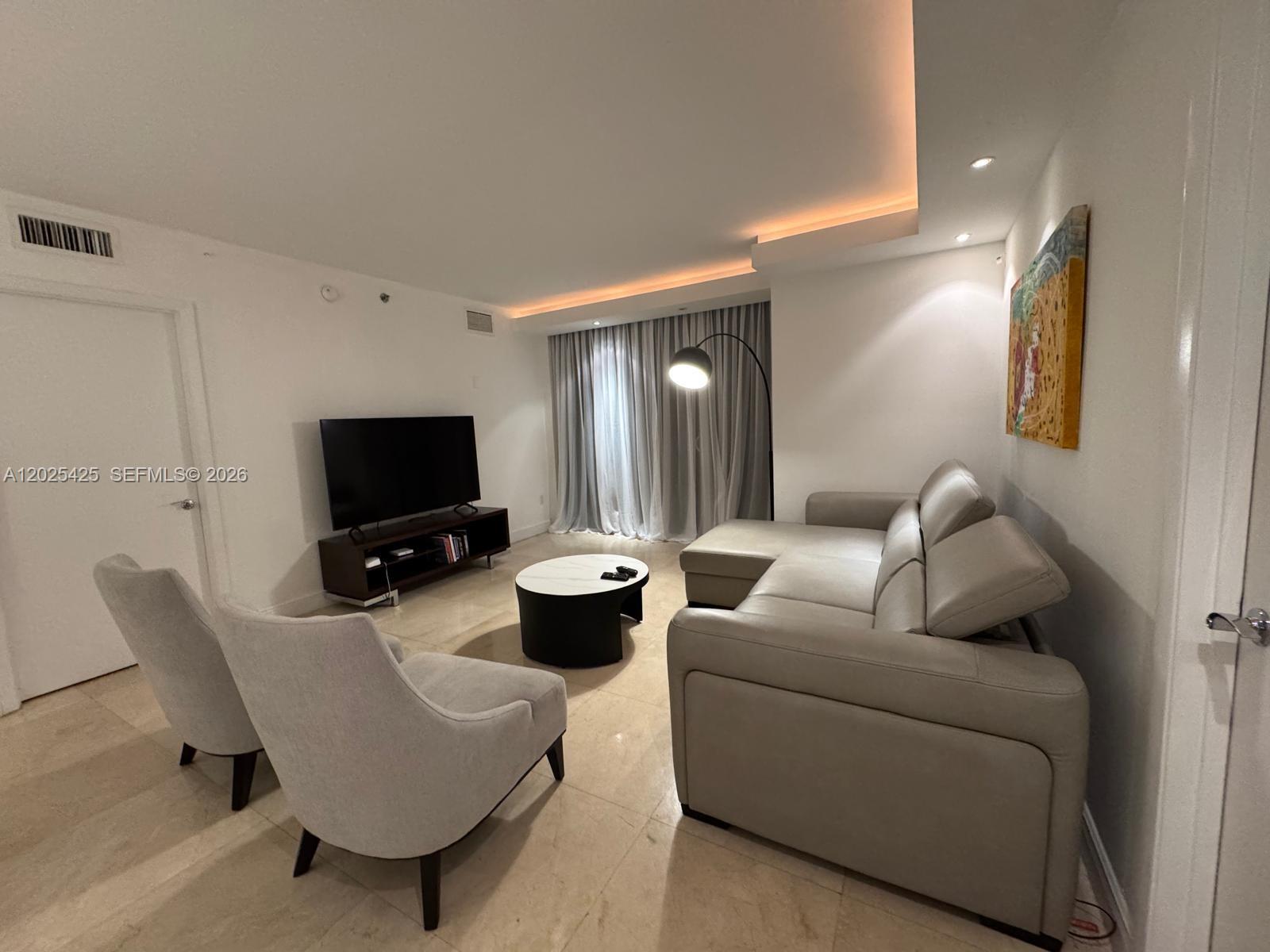 1830 S Ocean Drive # 1404
