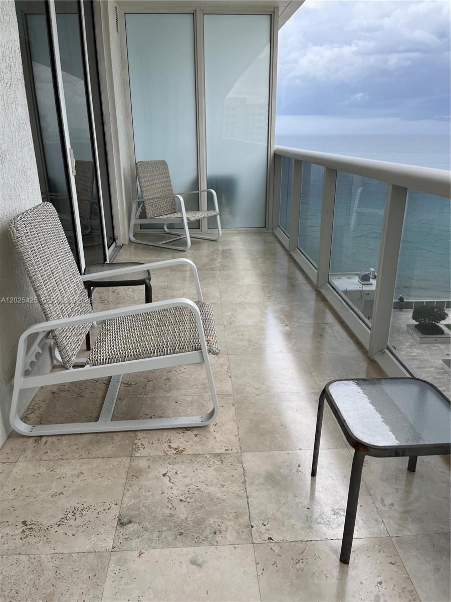 1830 S Ocean Drive # 1404