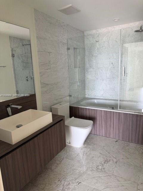 1000 Brickell Plz # 2104