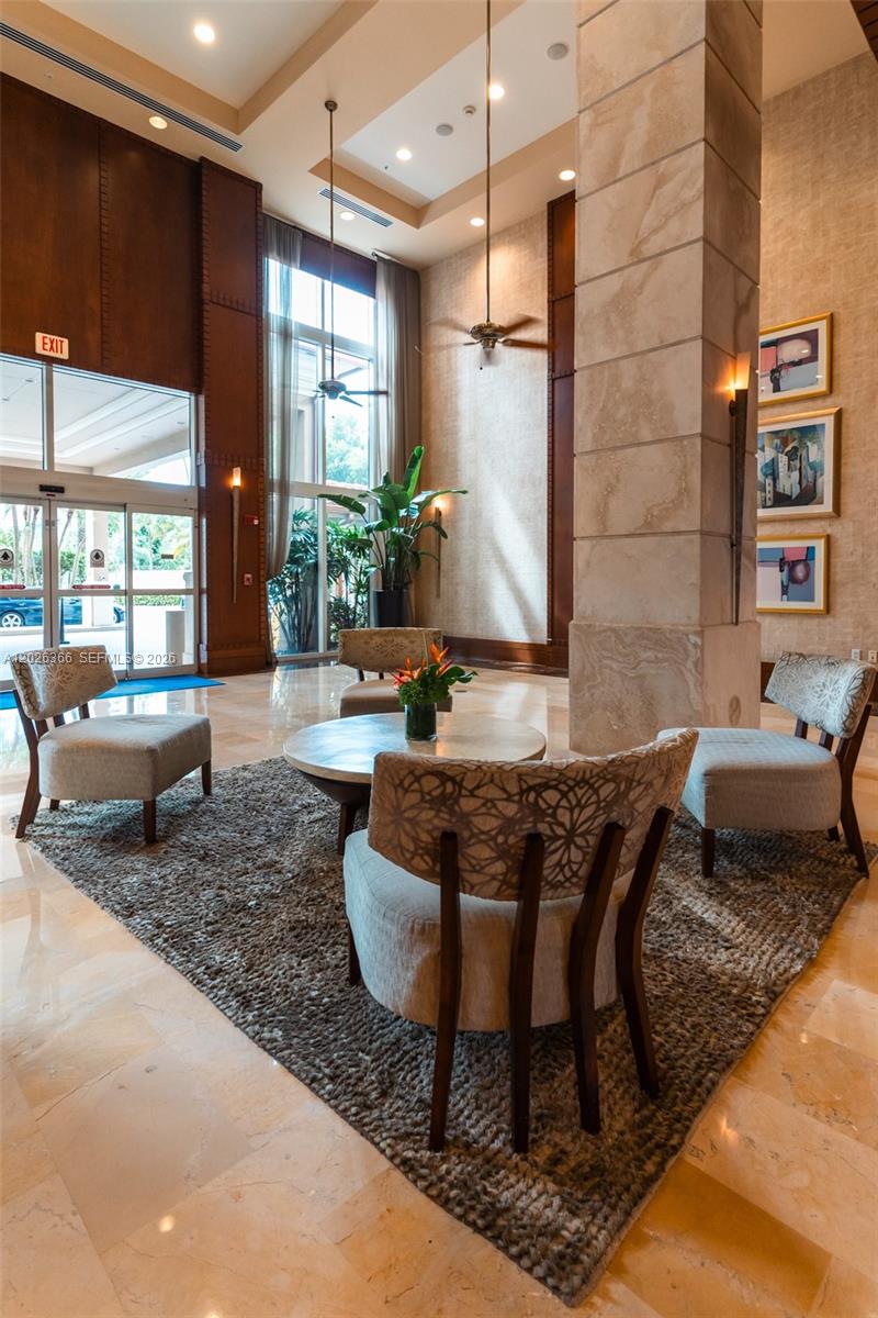 19501 W Country Club Dr # 1603
